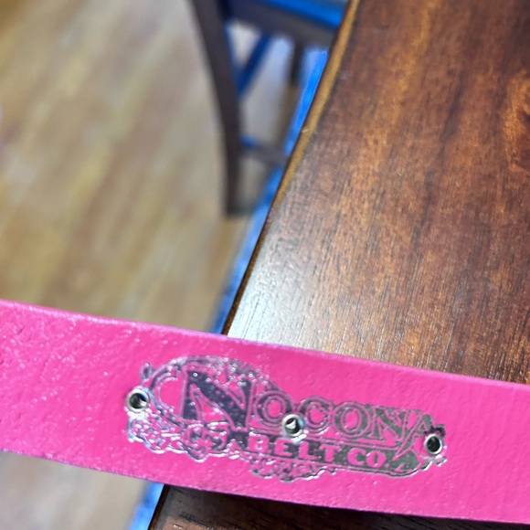 Girls Nocona Pink Western Leather Belt with Silver Horsehead Buckle - Picture 4 of 8